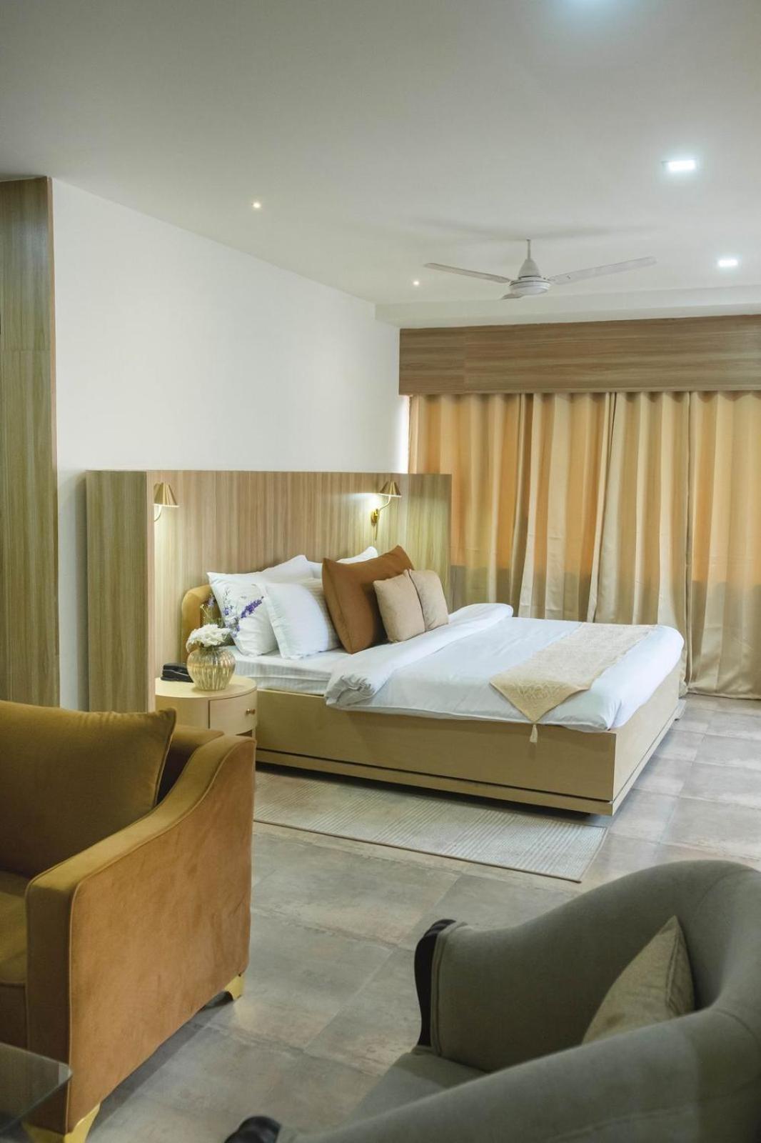 Hotel Lake Shilloi Dimapur Ngoại thất bức ảnh
