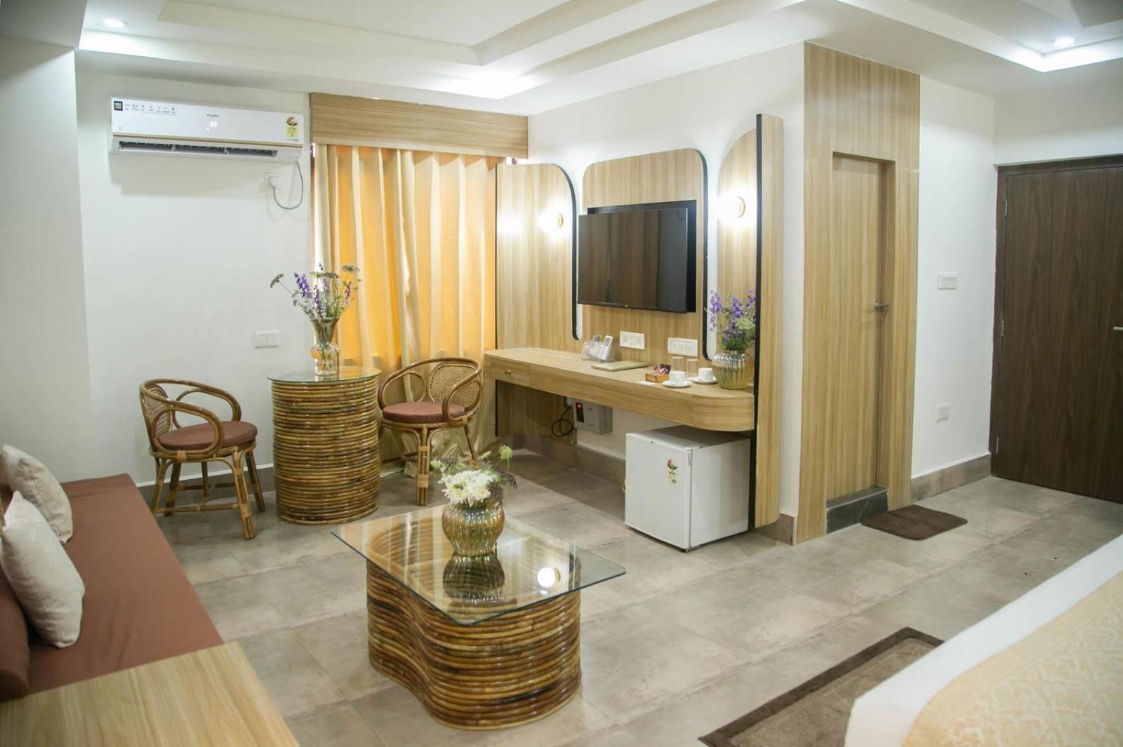 Hotel Lake Shilloi Dimapur Ngoại thất bức ảnh