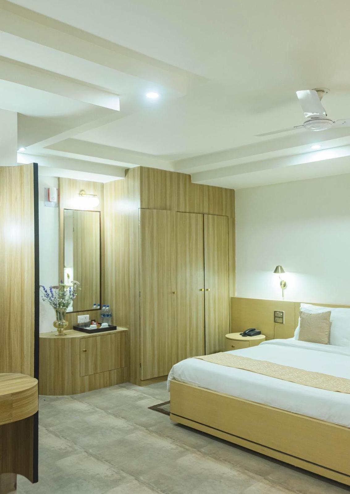 Hotel Lake Shilloi Dimapur Ngoại thất bức ảnh