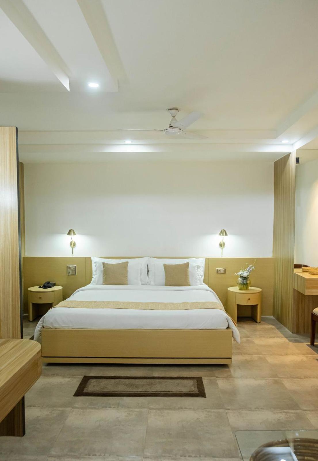 Hotel Lake Shilloi Dimapur Ngoại thất bức ảnh