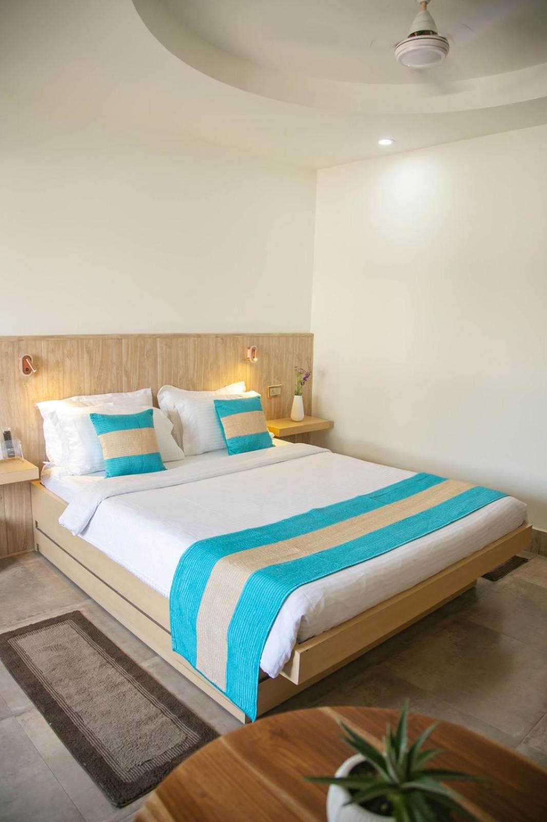 Hotel Lake Shilloi Dimapur Ngoại thất bức ảnh